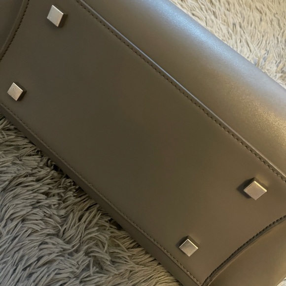 Charles and Keith Hand Bag - Picture 3 of 9